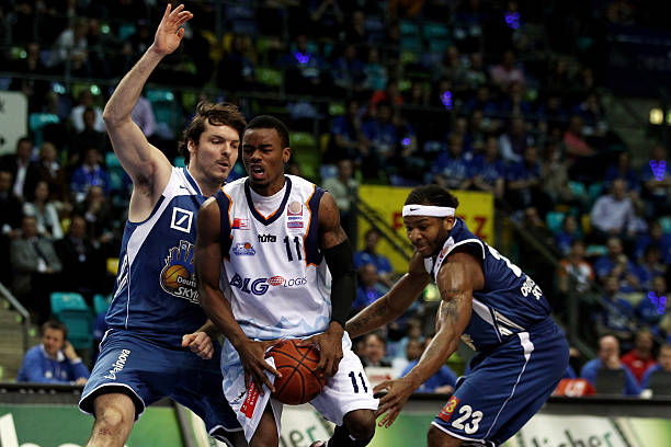 艾克森相继 艾克森相继