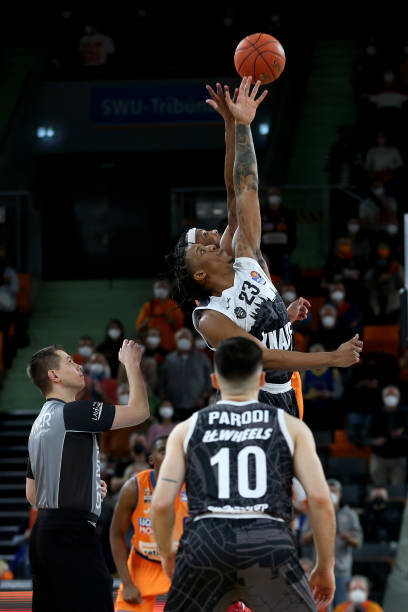 持高强度的 持高强度的